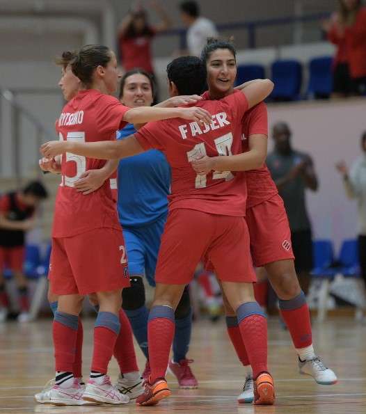 فرحة فتيات نادي الكويت