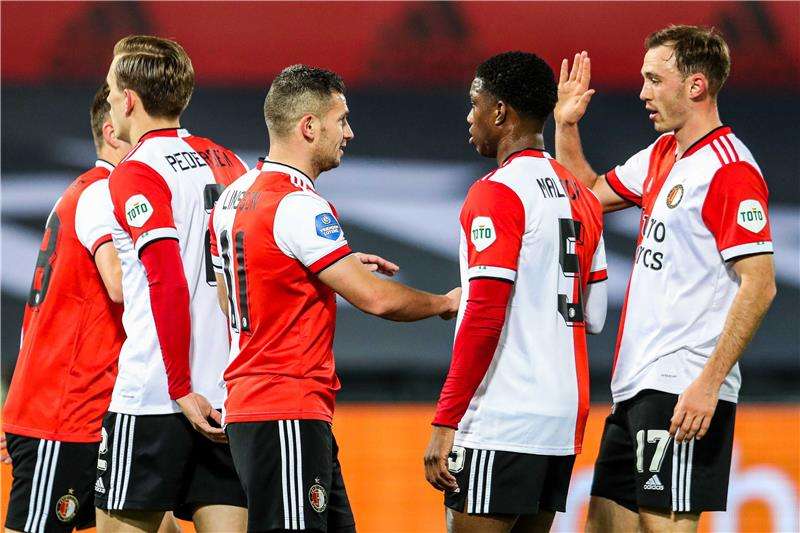 لاعبو فينورد 