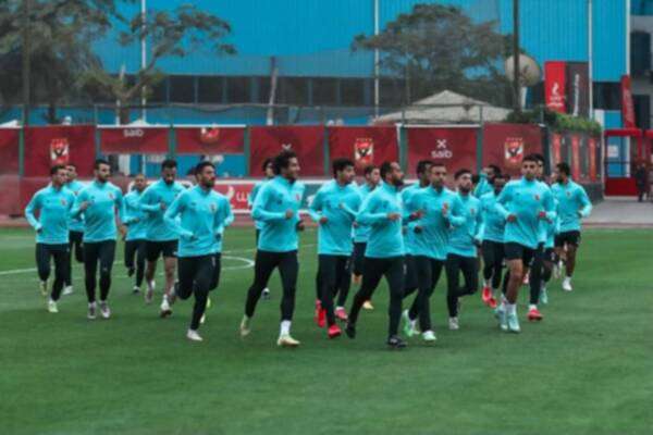 لاعبو الأهلي