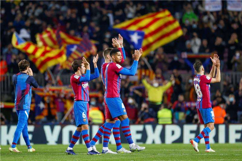 لاعبو برشلونة