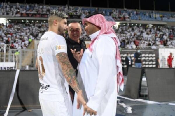 بانيجا وخالد البلطان رئيس الشباب