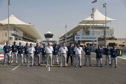 ستيوارت وفريقه الدؤوب