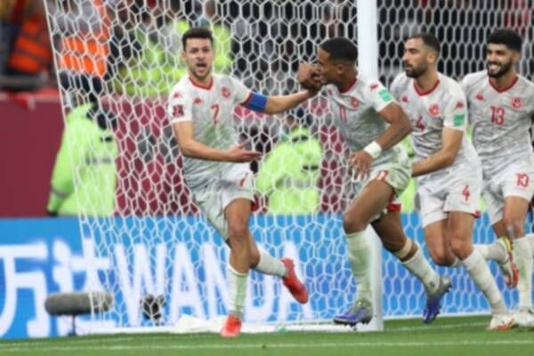 يوسف المساكني بعد تسجيله هدف الفوز 
