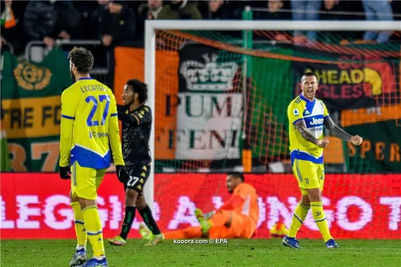 ?i=epa%2fsoccer%2f2021-12%2f2021-12-11%2f2021-12-11-09637091_epa