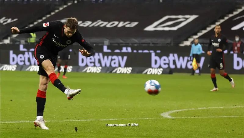 ?i=epa%2fsoccer%2f2021-12%2f2021-12-12%2f2021-12-12-09638915_epa