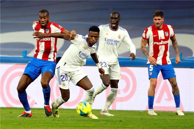 فينيسيوس جونيور في الديربي