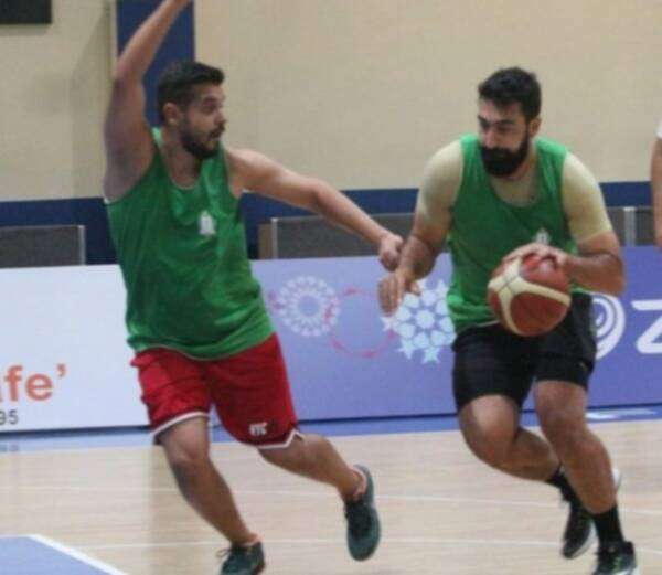 الخطيب "يمين"