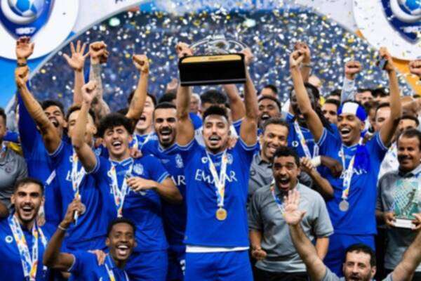 لاعبو الهلال