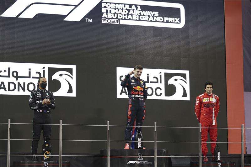 فيرستابن وهاميلتون وساينز