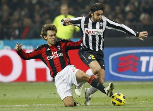 2010-10-30t195307z_01_mxr09_rtridsp_3_soccer-italy_reuters
