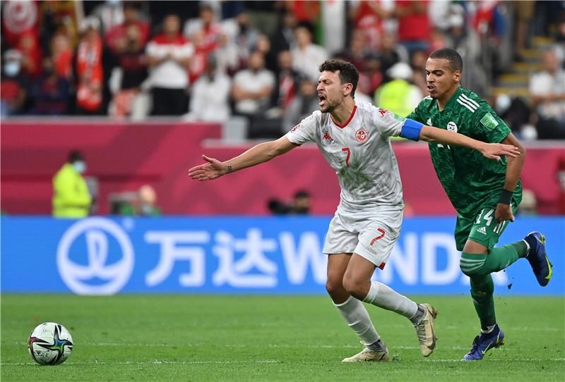 من مباراة تونس والجزائر