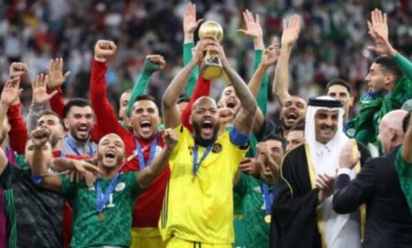 تتويج منتخب الجزائر
