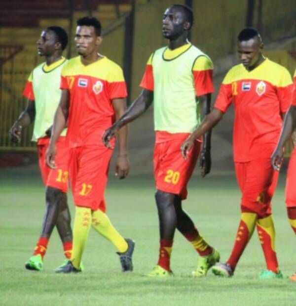 لاعبو المريخ 