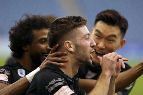 لاعبو الهلال