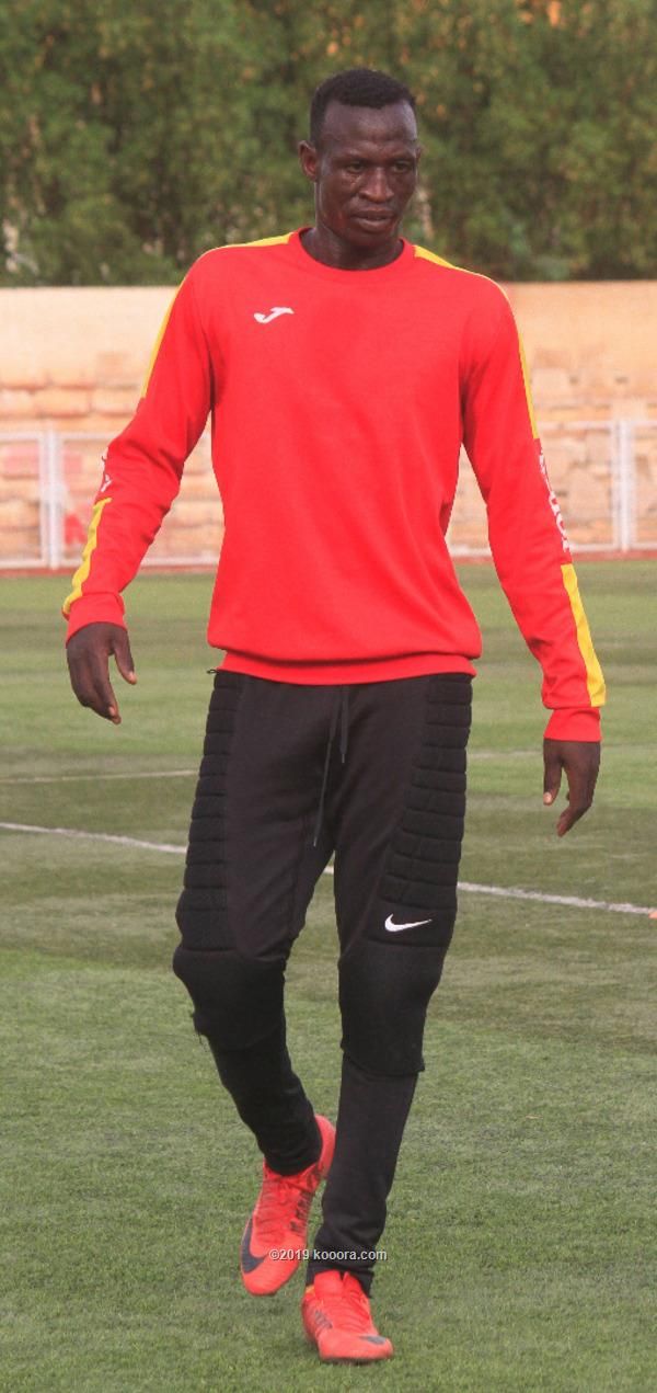 علي أبو عشرين