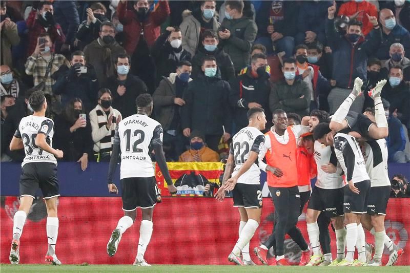 لاعبو فالنسيا