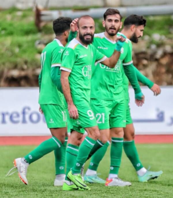 لاعبو الأنصار 