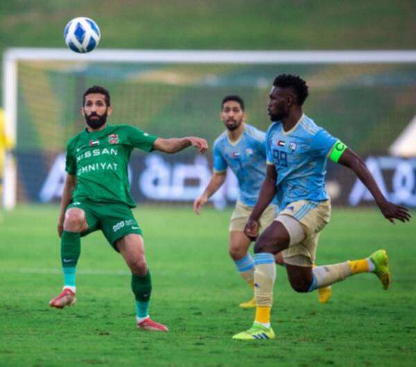 من مباراة شباب الأهلي والظفرة