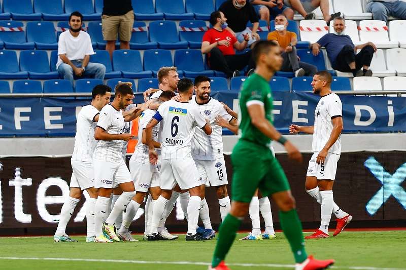 لاعبو قاسم باشا