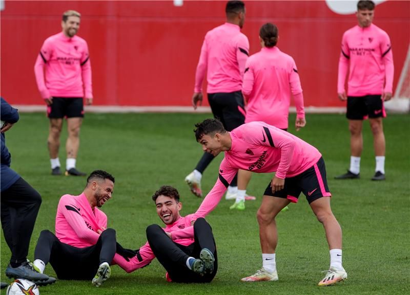 لاعبو إشبيلية