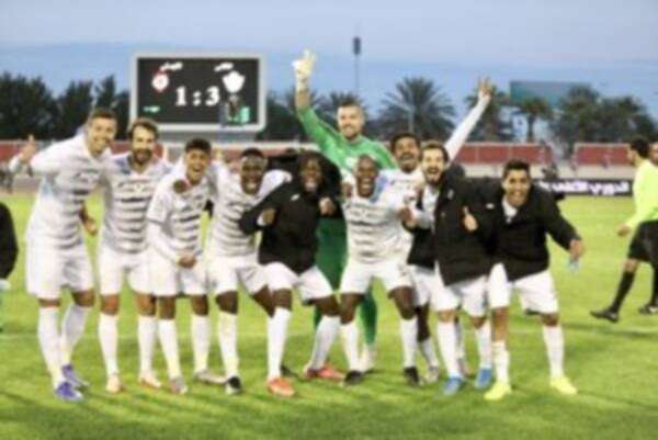 لاعبو الطائي