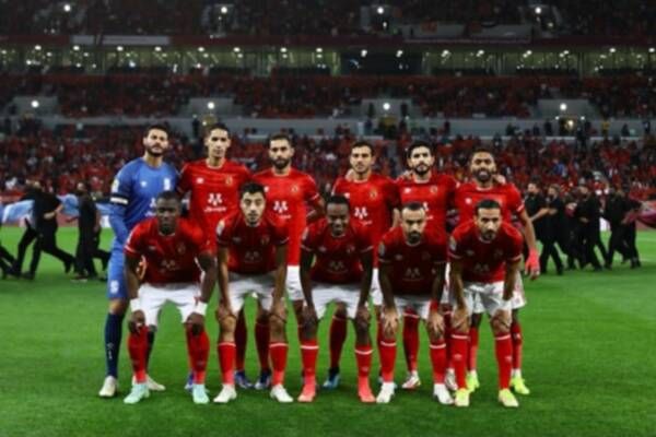 لاعبو الأهلي