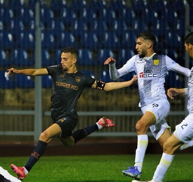 من مباراة المغرب الفاسي واتحاد طنجة 