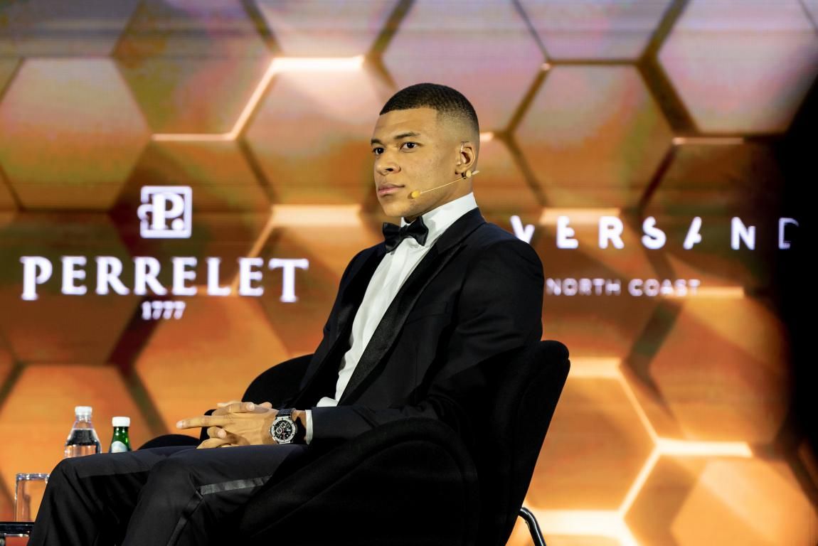 مبابي من الحفل