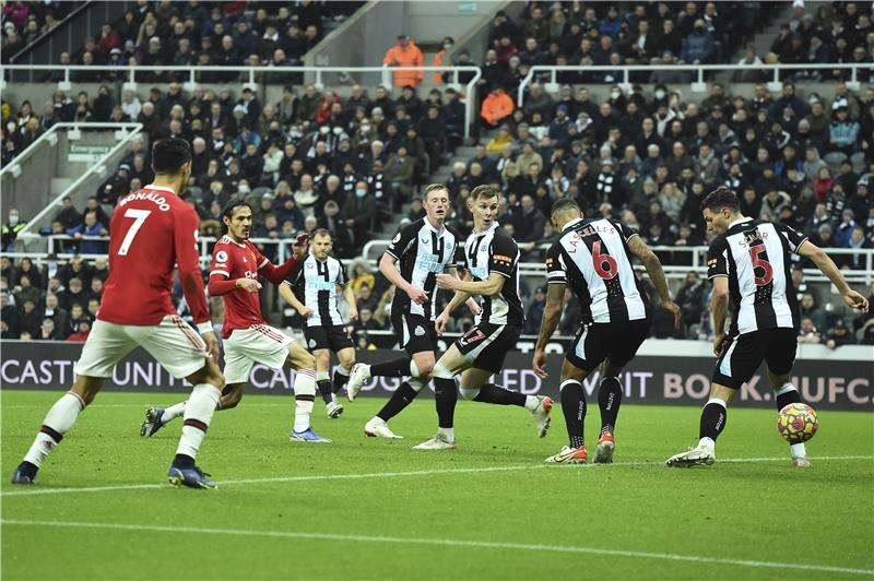 نيوكاسل ومانشستر يونايتد