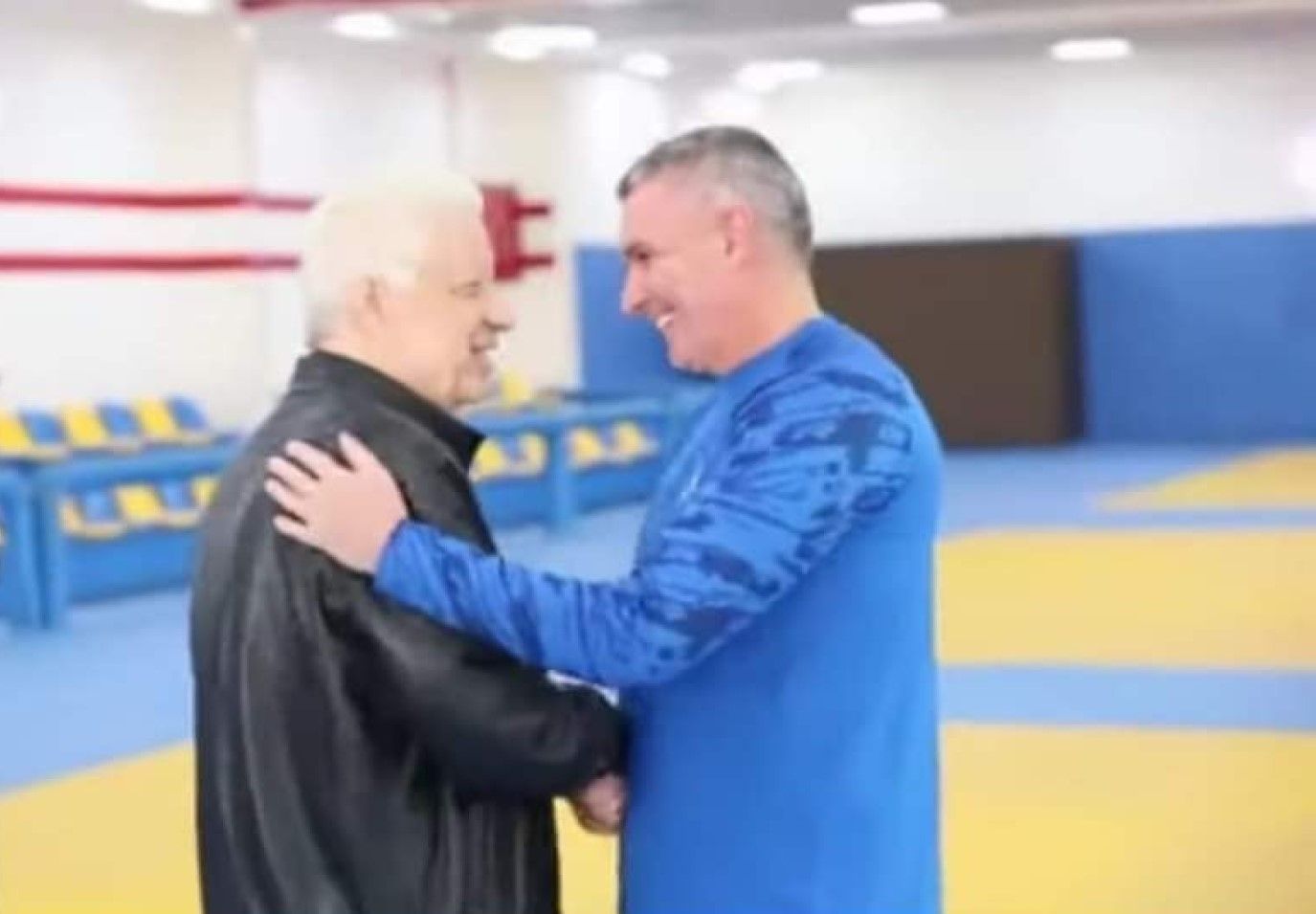 مرتضى مع كارتيرون 