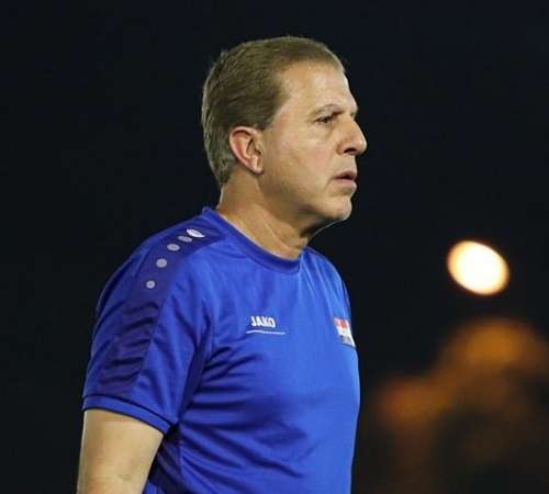 أيمن الحكيم