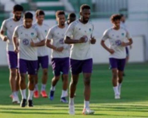 لاعبو الأهلي