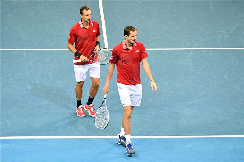 ميدفيديف وسفيولين