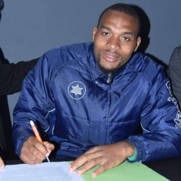 من إمضاء فابريس اونانا 