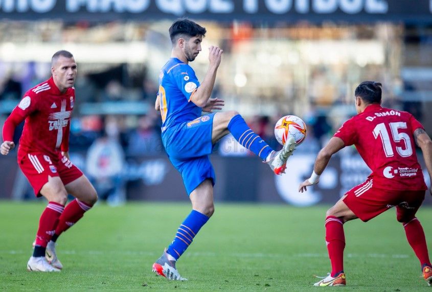 جانب من لقاء فالنسيا وكاراتاخينا