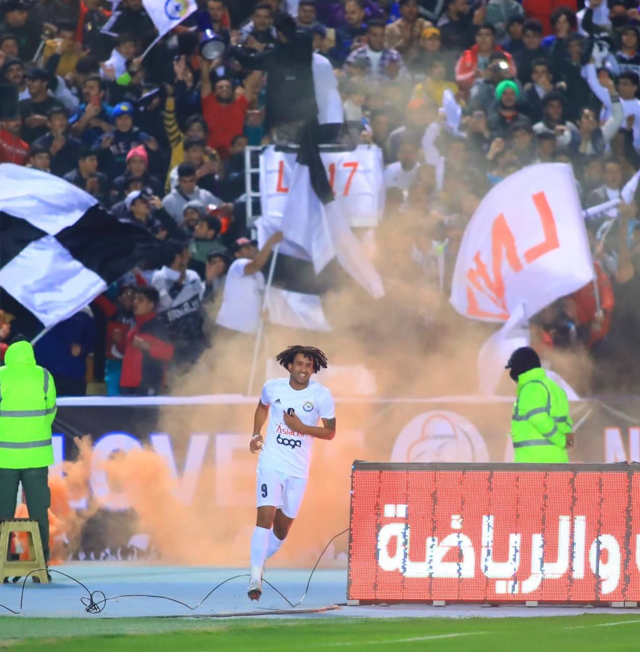 جانب من الجماهير