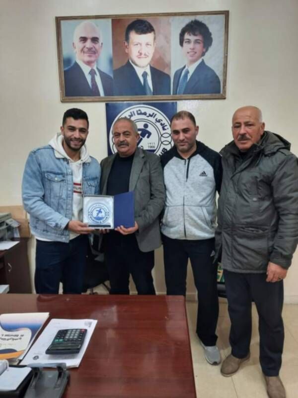 من تكريم الر مثا لمناصرة