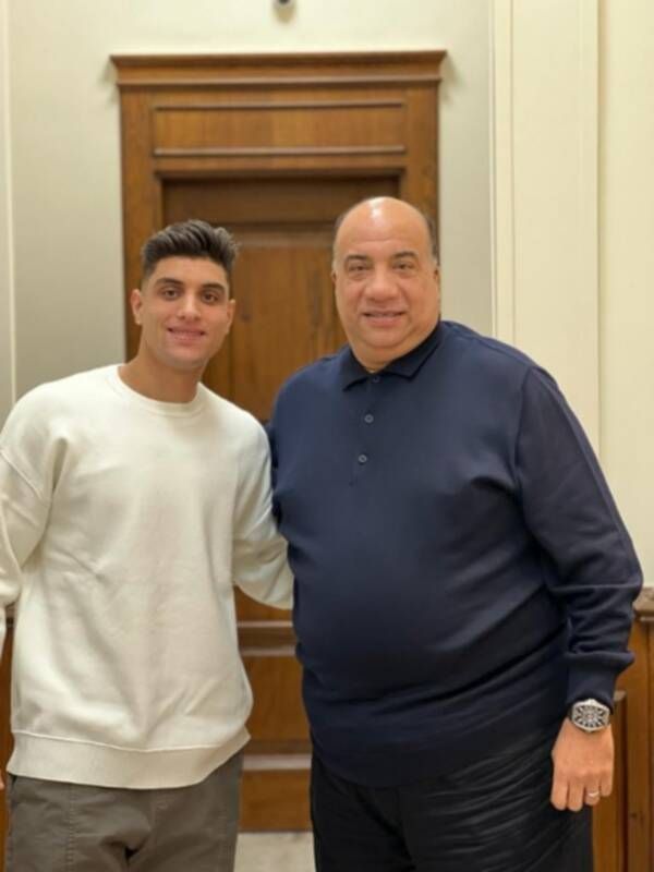 عقب التوقيع