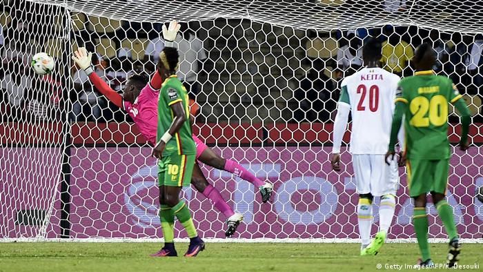 من لقاء سابق بين السنغال وزيمبابوي