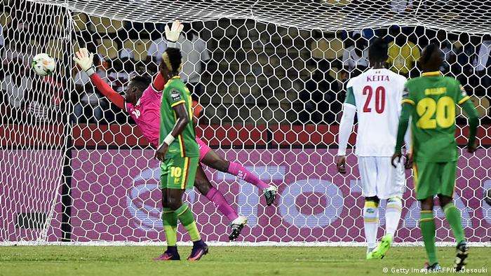 من لقاء سابق بين السنغال وزيمبابوي