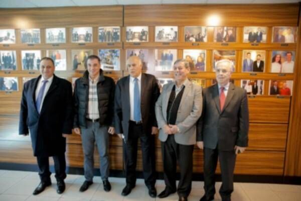 من الاجتماع