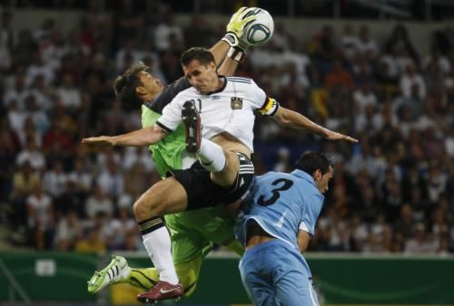 2011-05-292011-05-29t195827z_01_ad12_rtridsp_3_soccer_reuters