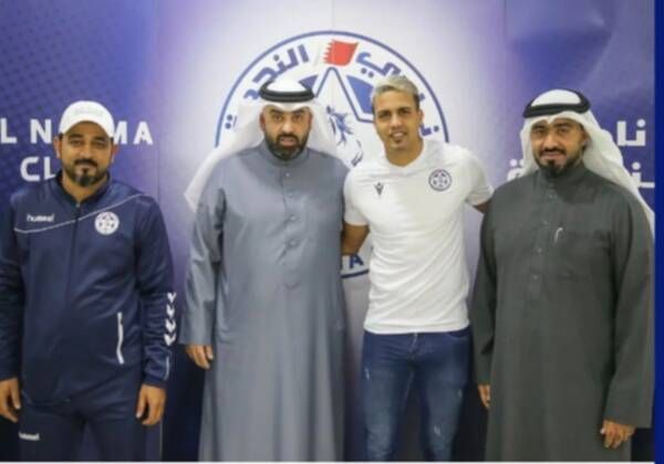 بعد توقيع العقود