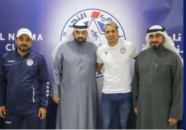 بعد توقيع العقود