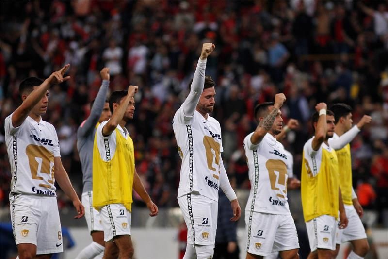 لاعبو بوماس