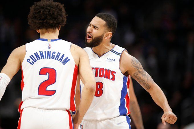 لاعبو ديترويت بيستونز 