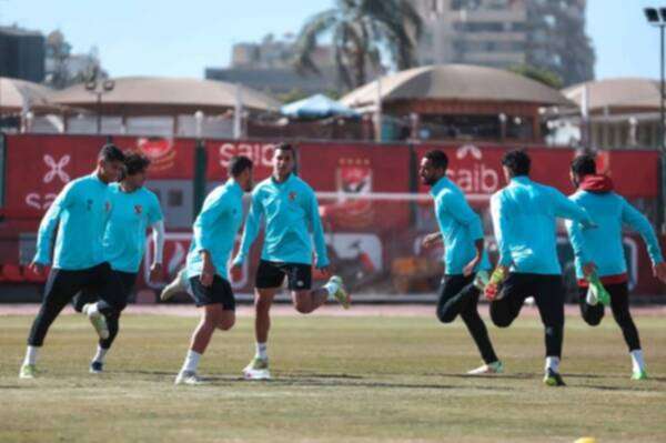 لاعبو الأهلي