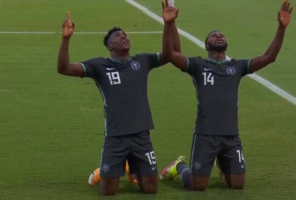 فرحة لاعبي نيجيريا