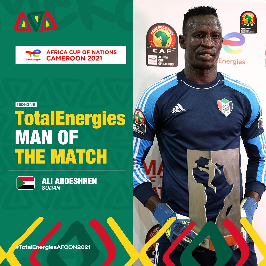 أبو عشرين يتسلم الجائزة