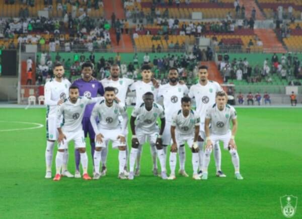 لاعبو الأهلي